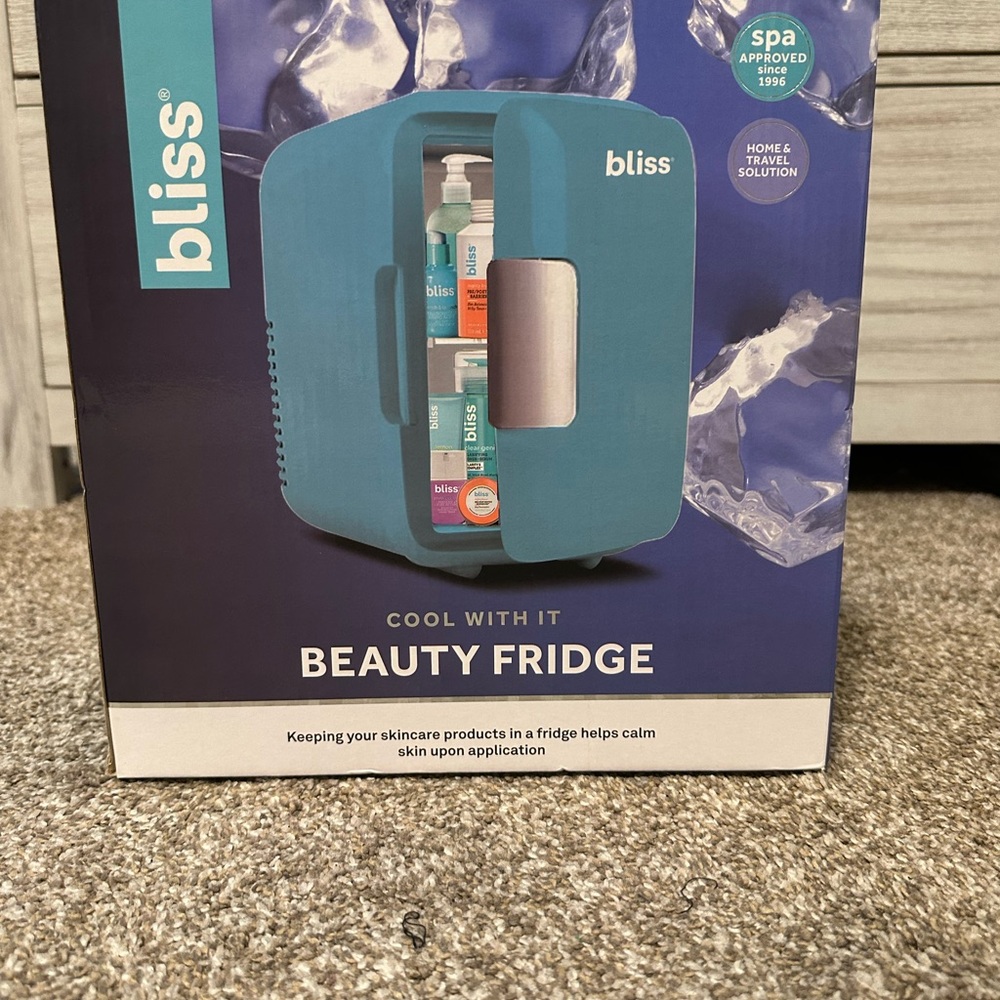 Bliss Aqua Beauty Fridge